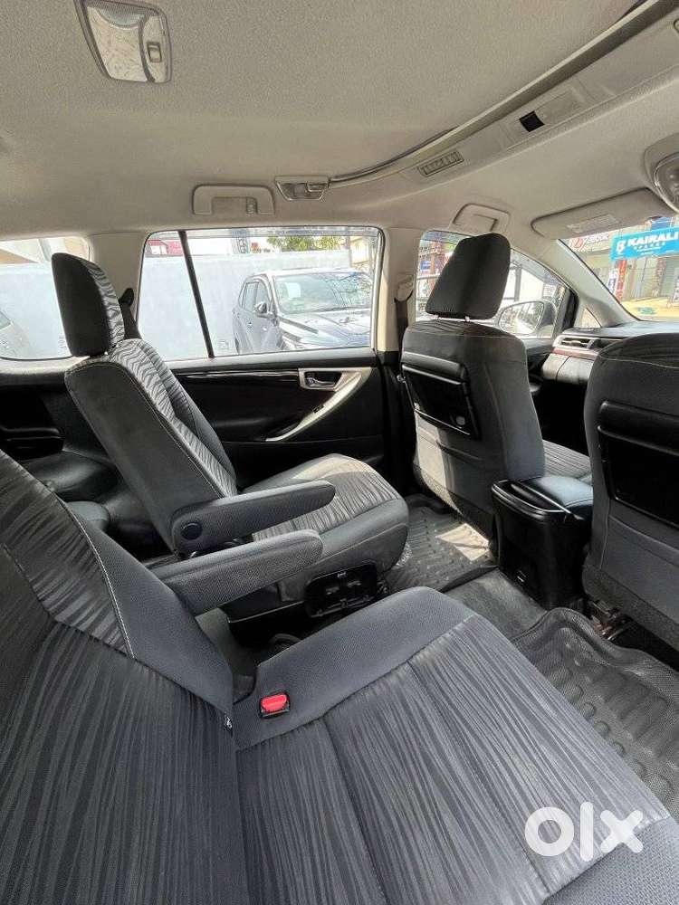 Toyota Innova Crysta 2.4 V, 2016, Diesel