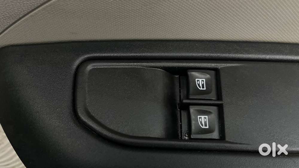 Renault Triber Rxl, 2023, Petrol