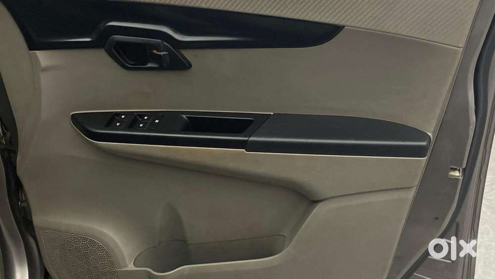 Mahindra Kuv 100 Mfalcon G80 K4, 2016, Petrol