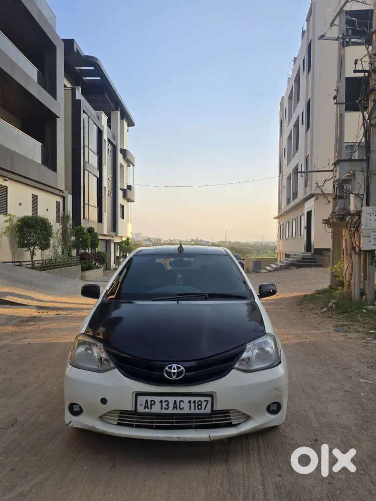Toyota Etios Liva 2012