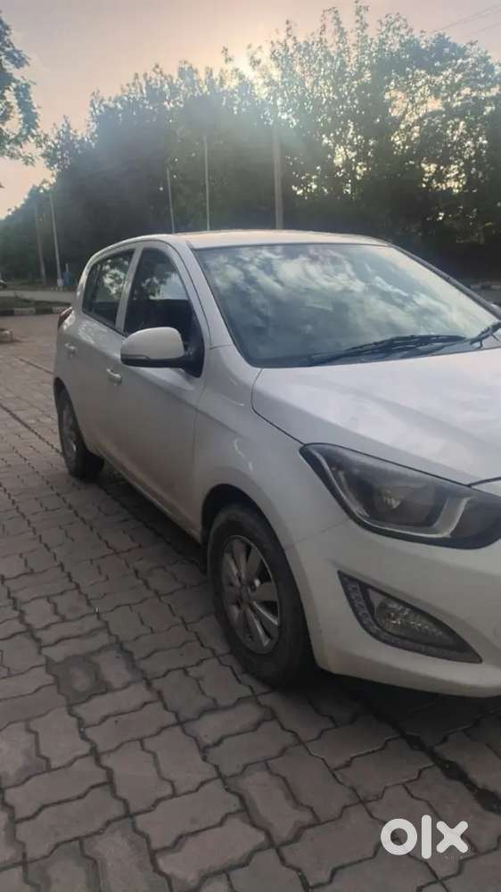 Hyundai I20 Active 2014 Diesel 150000 Km Driven