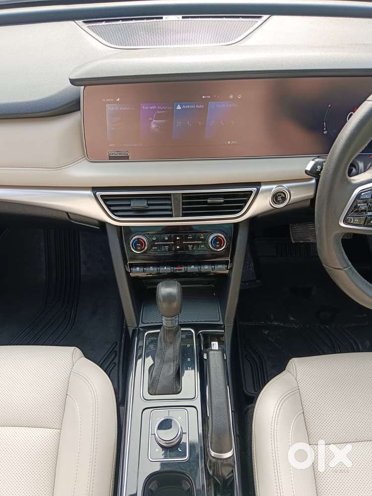 Mahindra Xuv700 2.2 Ax 7 Diesel At Str, 2022, Diesel