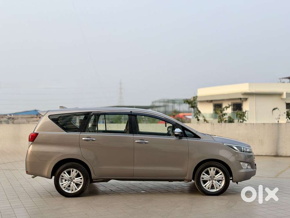 Toyota Innova Crysta 2.8z Automatic, 2016, Diesel