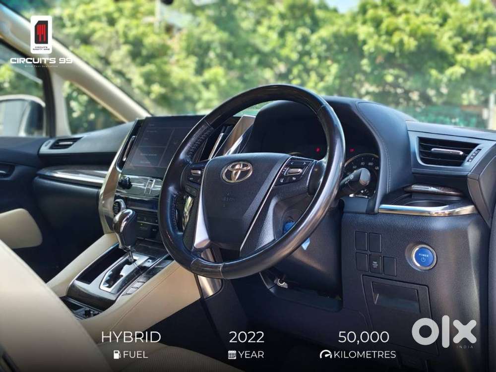 Toyota Vellfire 2.5 Executive Lounge, 2022, Cng & Hybrids