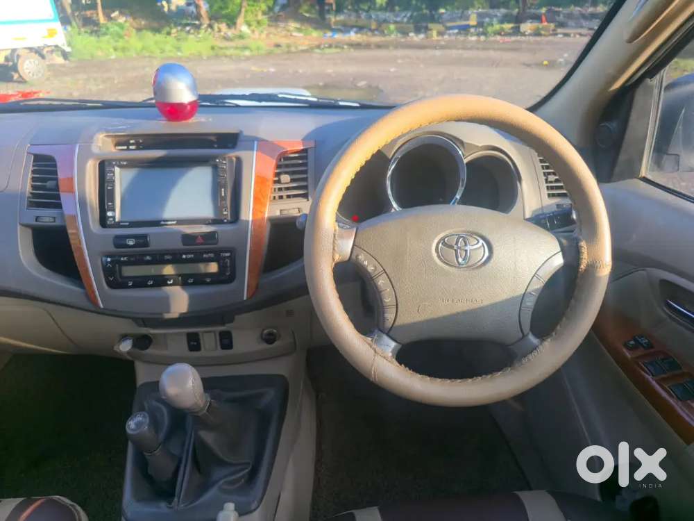 Toyota Fortuner 3.0 2011 With Vvip No For Sale