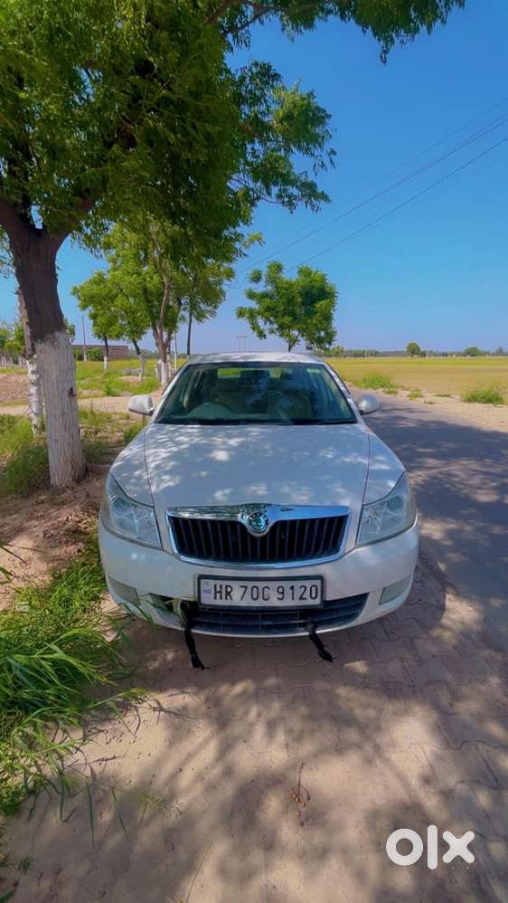 Skoda Laura 2013 Automatic Petrol