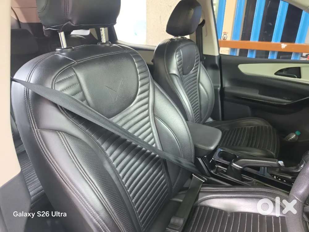 Mahindra Xuv700 Ax5 At 2022