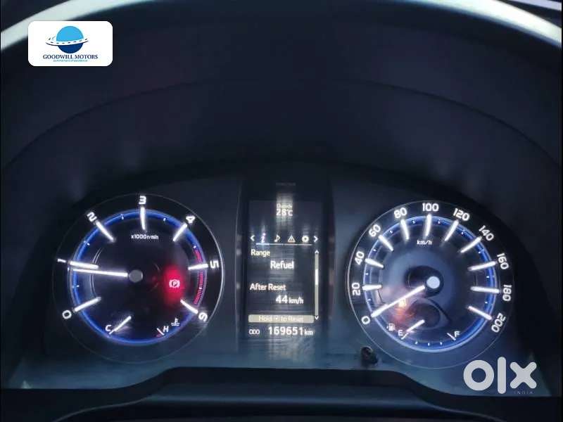 Toyota Innova Crysta 2.4 V 7 Str, 2016, Diesel