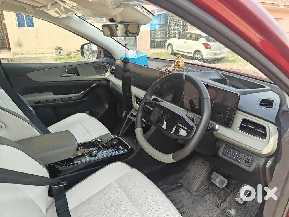 Mahindra Xev 9e 2025 Electric 8850 Km Driven