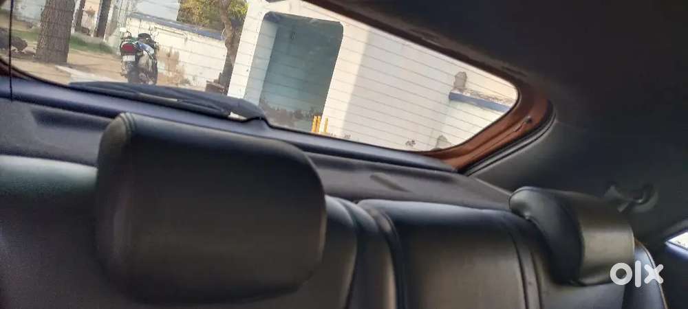 चारों टायर नए