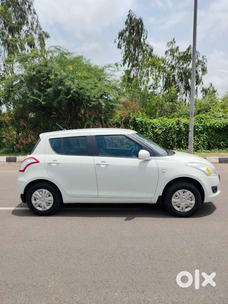 Maruti Suzuki Swift Lxi, 2014, Cng & Hybrids