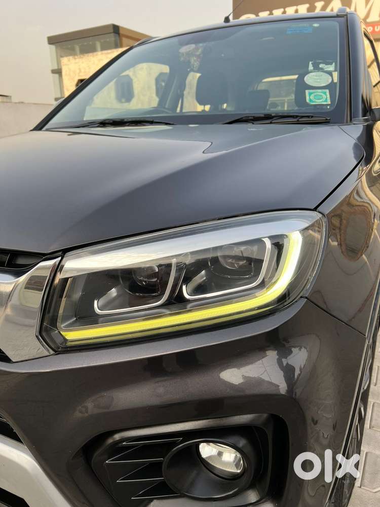 Maruti Suzuki Brezza 1.5 Zxi Plus At Smart Hybrid, 2021, Petrol