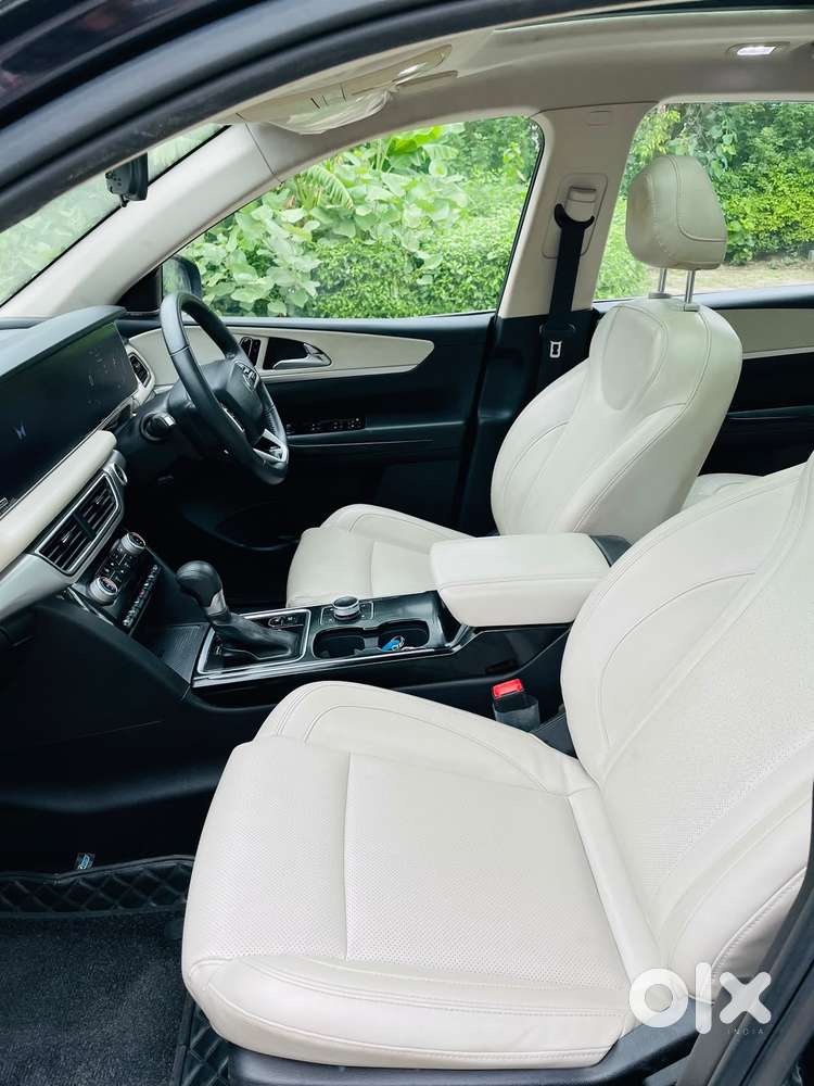 Mahindra Xuv700 2.2 Ax 7 Diesel At Str Awd, 2022, Diesel