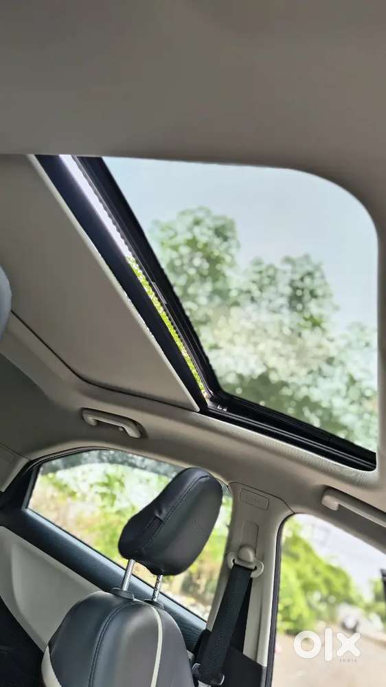 Tata Nexon 2025 Petrol Well Maintained