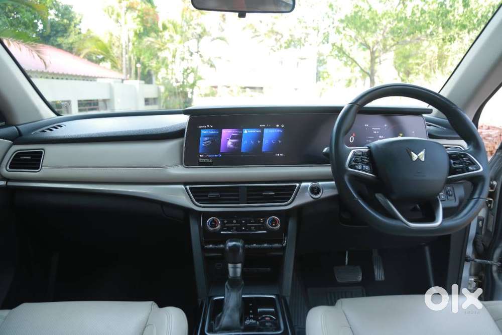 Xuv700 Awd Ax7 L (silver) 7 Seater Diesel At