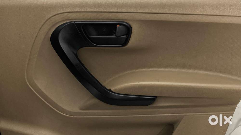 Mahindra Tuv 300 T6 Plus, 2017, Diesel