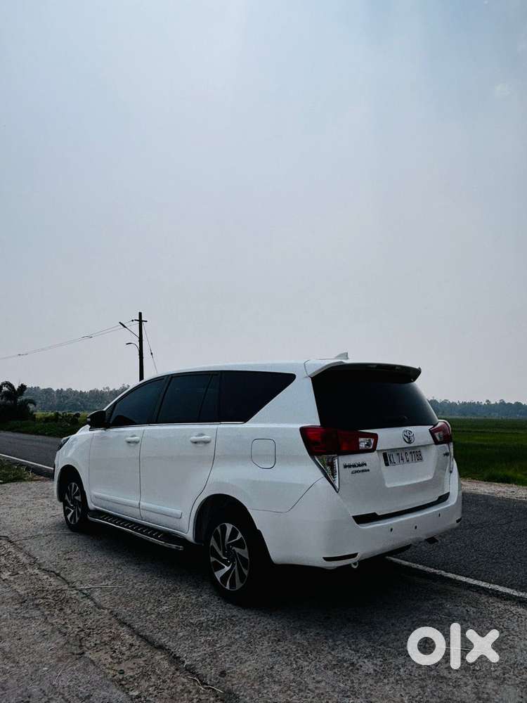 Toyota Innova Crysta 2.4 G Mt 8s, 2017, Diesel