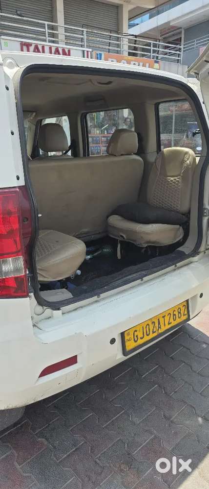 Mahindra Neo N4