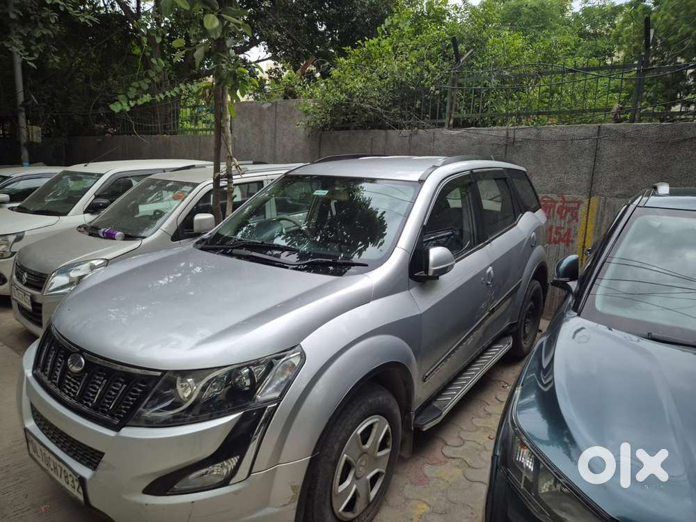 Mahindra Xuv500 Diesel 2017 Silver Color