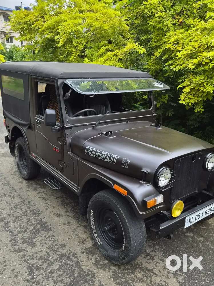 Mahindra Jeep 1992/ 4x4 / New Papers