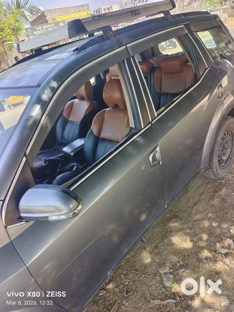 Mahindra Xuv500 2012