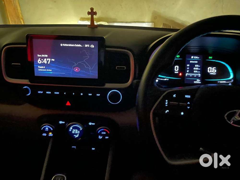 Hyundai Venue 2022 Petrol 29000 Km Driven