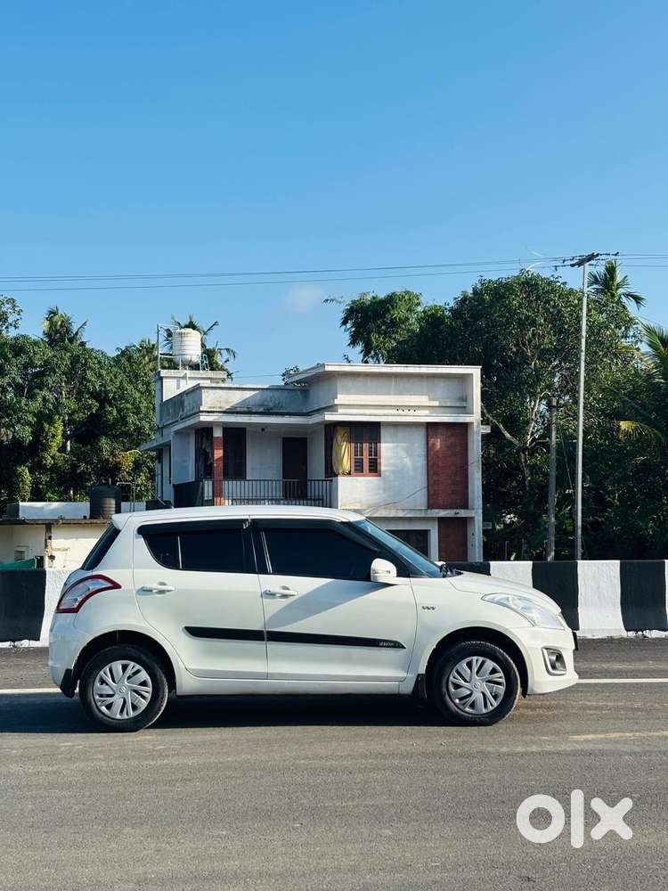 Maruti Suzuki Swift Vxi + Manual, 2015, Petrol