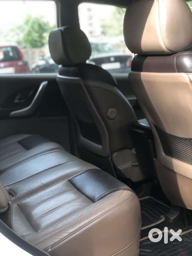 Mahindra Xuv500 W8 Dual Tone, 2015, Diesel