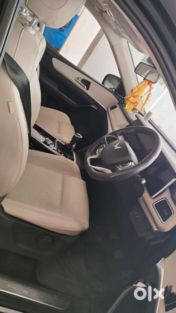 Mahindra Xuv700 2.2 Ax 7 Diesel Mt Luxury Pack Str, 2022, Diesel