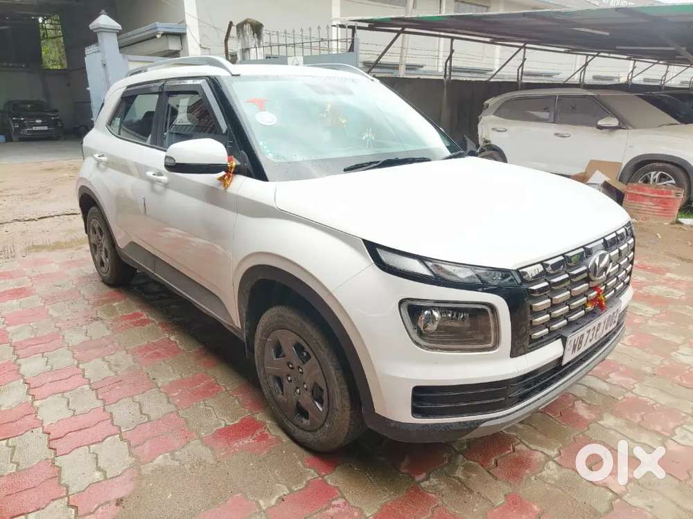 Hyundai Venue Petrol Manual 2025