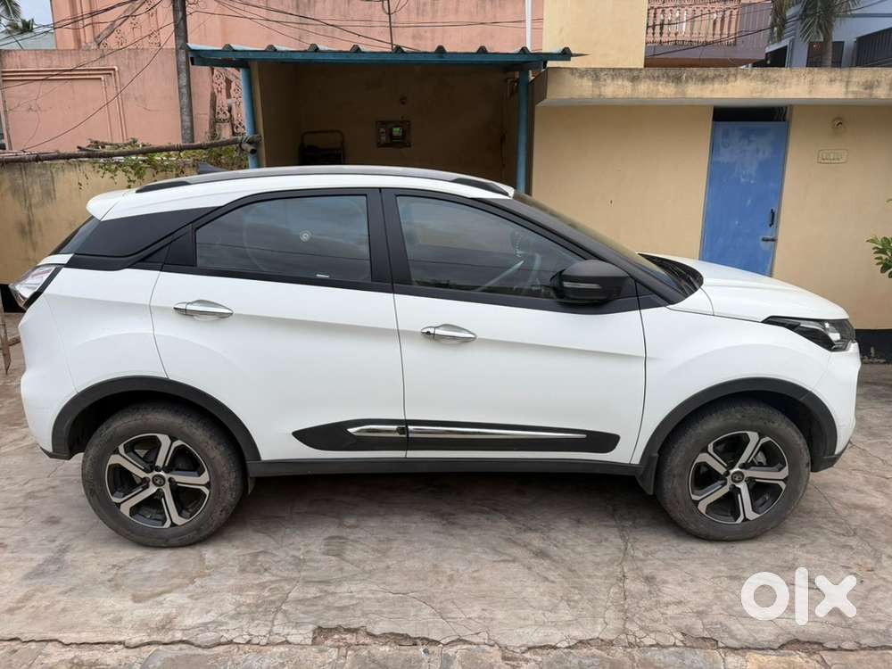 Tata Nexon Petrol 2023, Sunroof, Alloy Wheels, 215&rdquo; Tyres