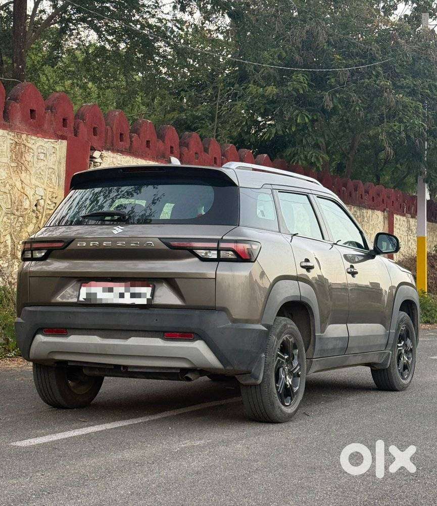 Maruti Suzuki Brezza Zxi S-cng, 2024, Cng & Hybrids