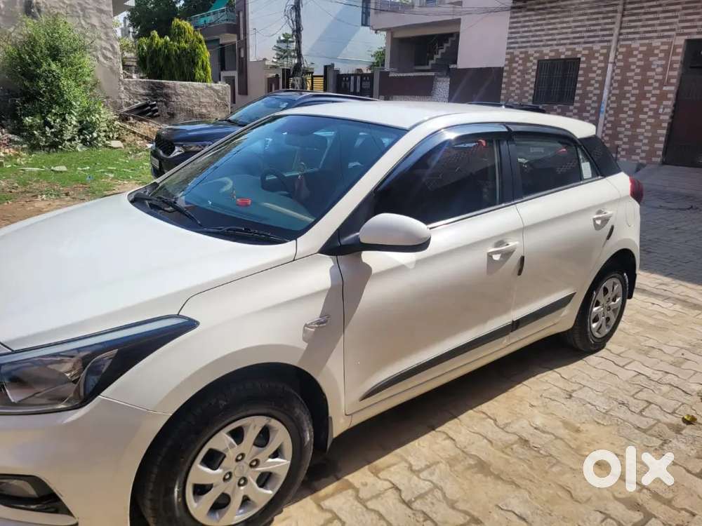 Brand New Car, Like Showroom Piece