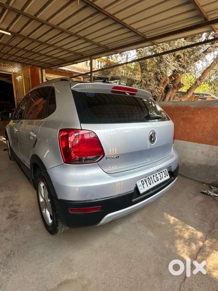 Volkswagen Crosspolo 2015 Diesel Well Maintained