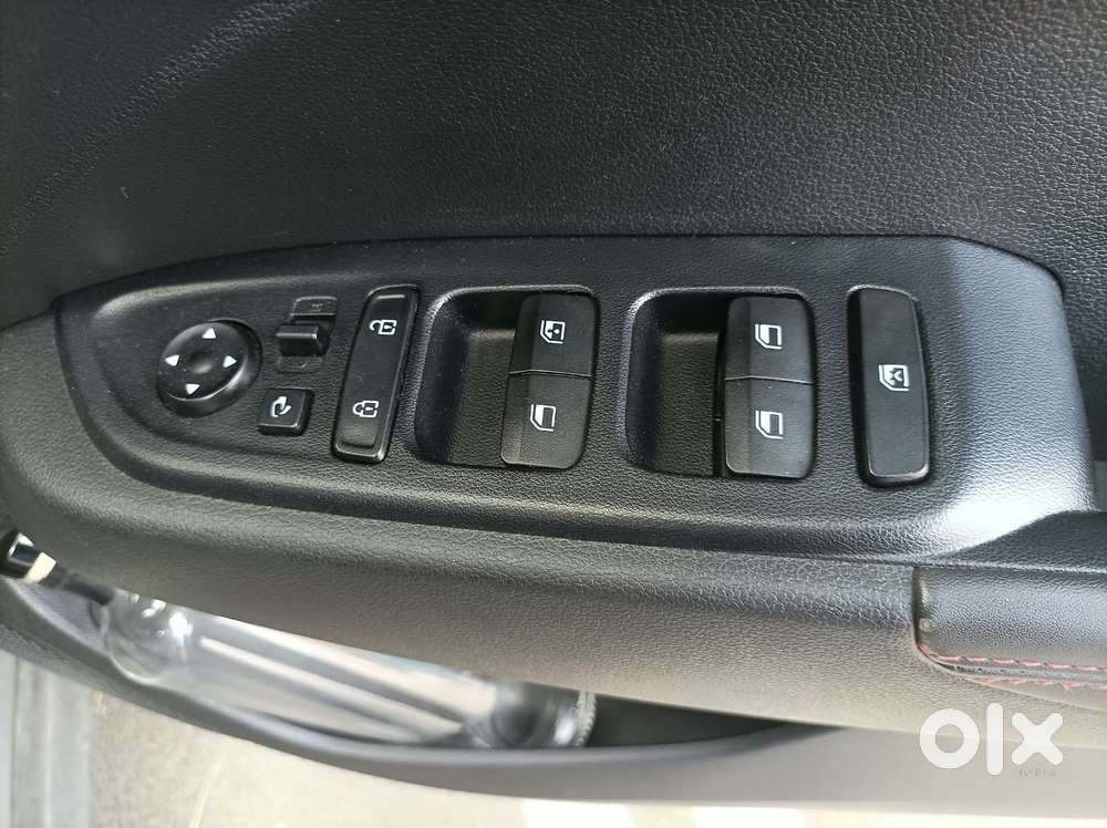 Hyundai Venue N Line N8 Dct Dual Tone, 2023, Petrol