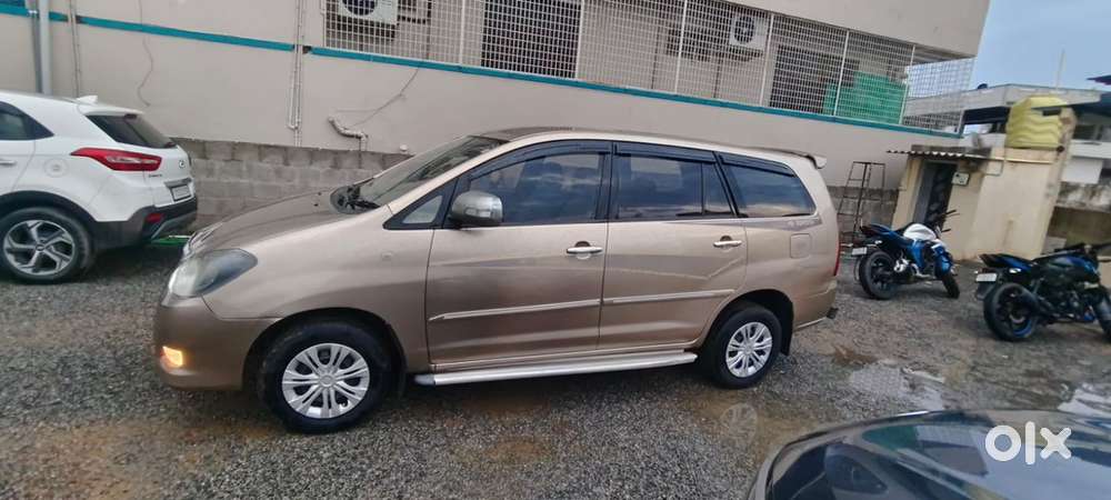 Toyota Innova 2005 Petrol 129500 Km Driven