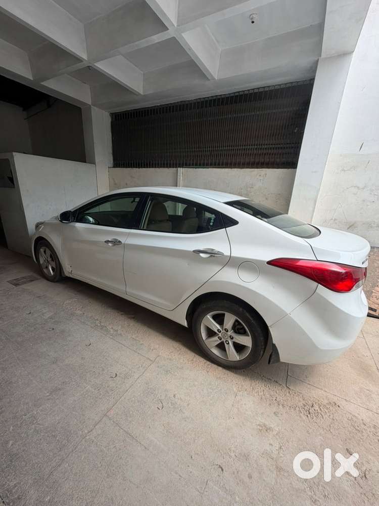 Hyundai Elantra Petrol 2014