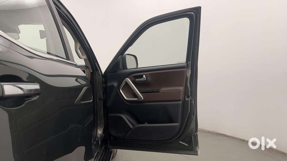 Mahindra Scorpio N Z8 L Petrol At 6 Str, 2022, Petrol