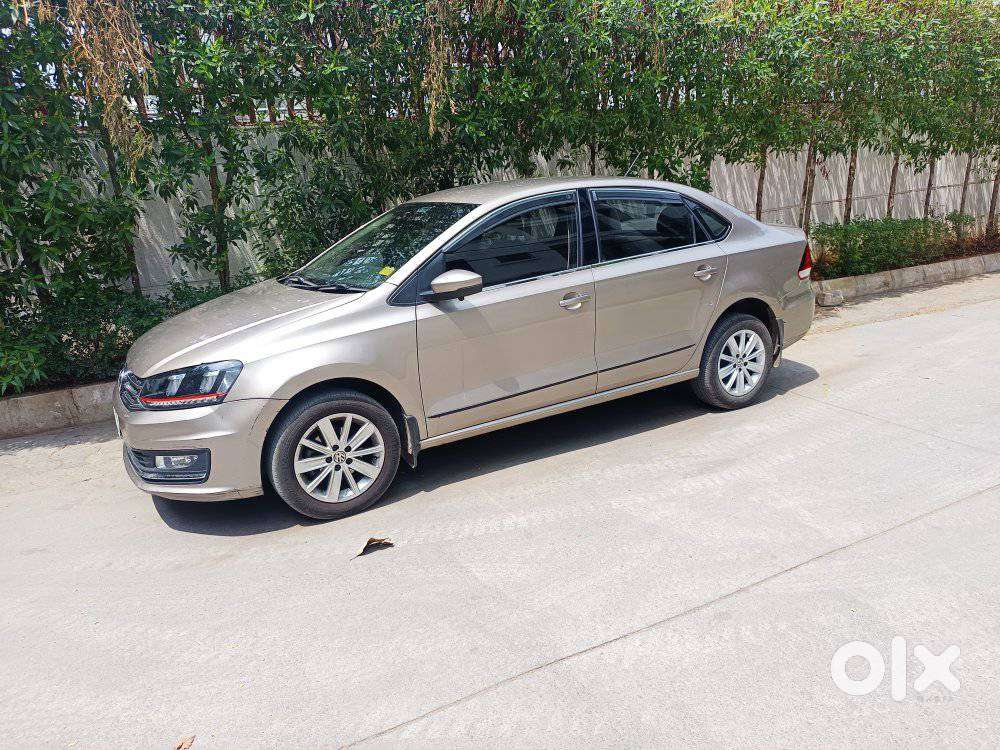 Volkswagen Vento Celeste 1.6 Highline, 2016, Petrol