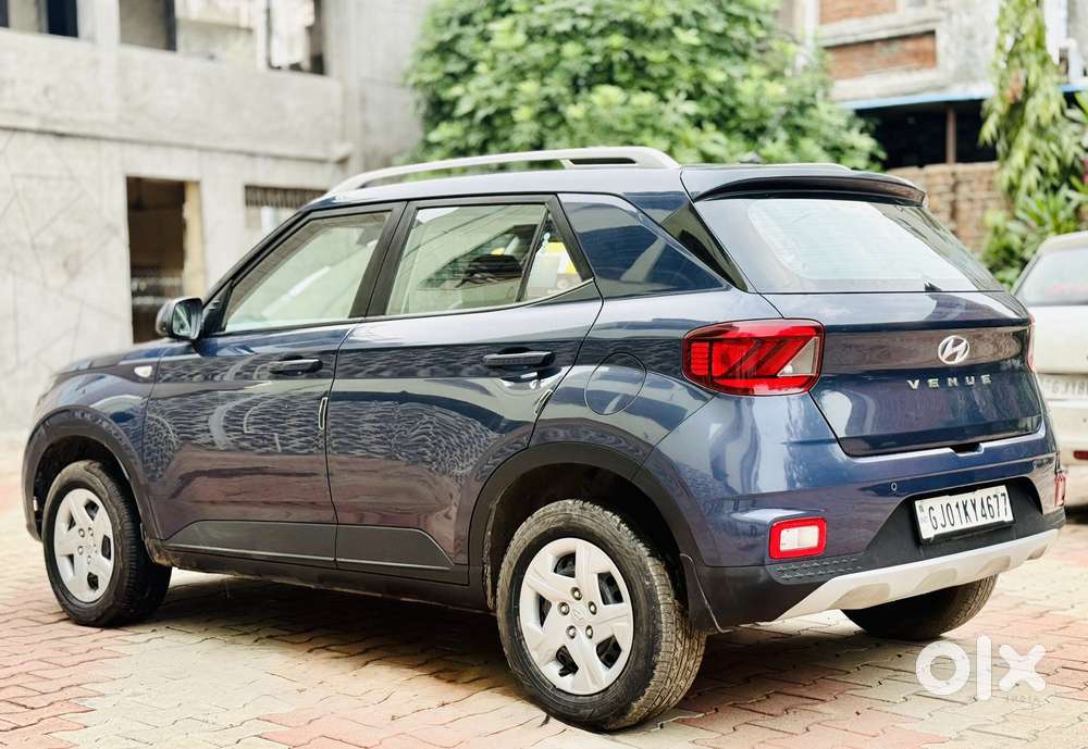 Hyundai Venue S(o) Knight Edition Mt, 2020, Petrol
