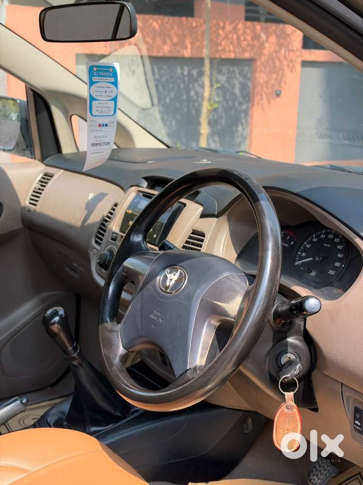 Toyota Innova 2.5 G (diesel) 8 Seater, 2015, Diesel
