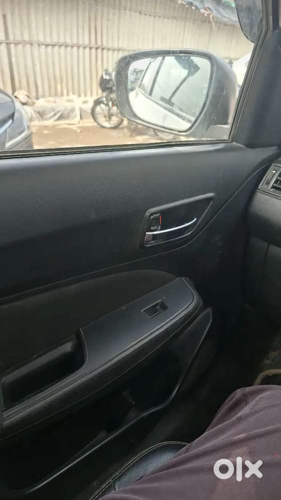Maruti Suzuki Swift Vxi Patrol 2022