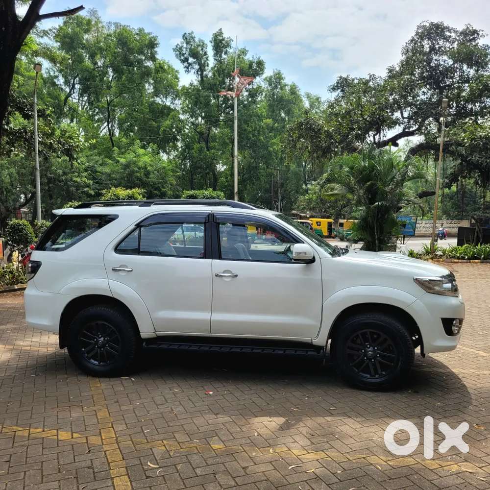 Toyota Fortuner 2015 Diesel Well Maintained With Showroom History