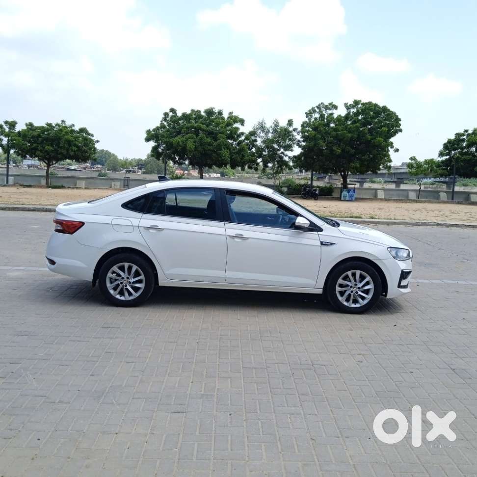 Skoda Slavia Ambition 1.0l Tsi At, 2022, Petrol