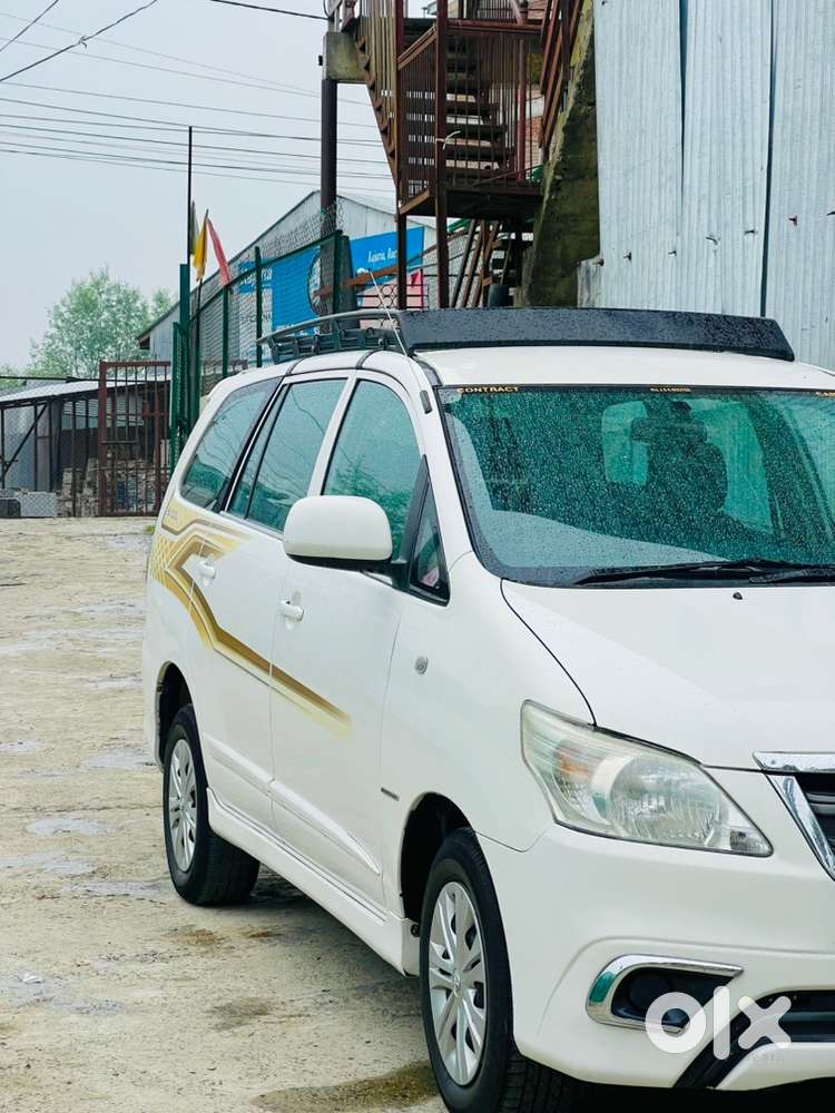 Toyota Innova 2015