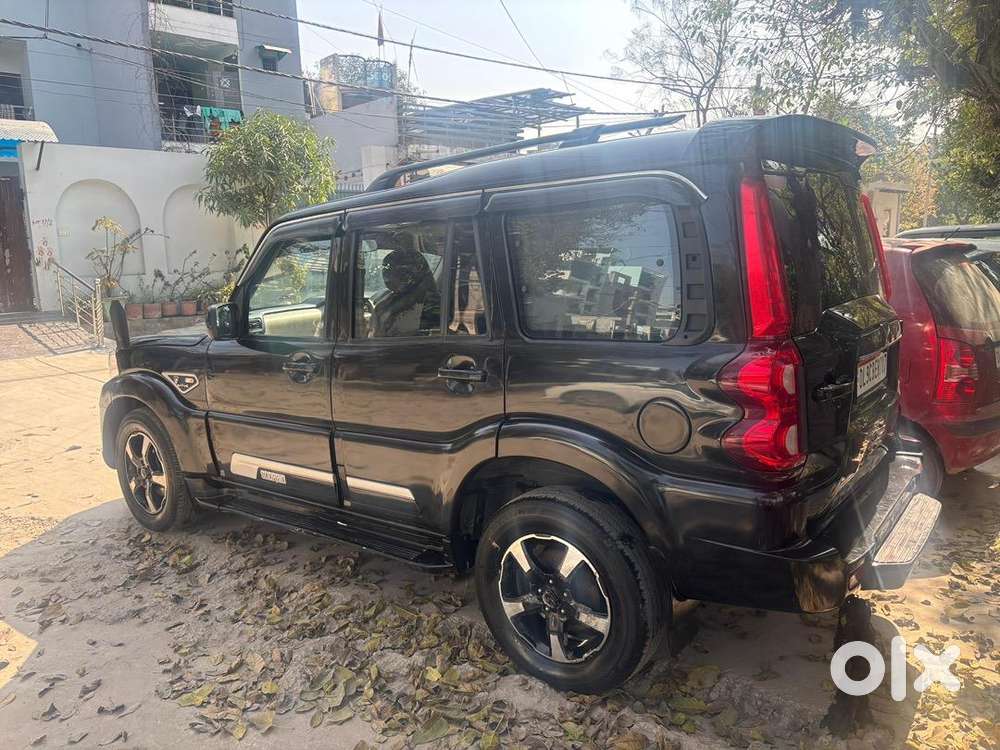 Mahindra Black Scorpio Converted Into S11