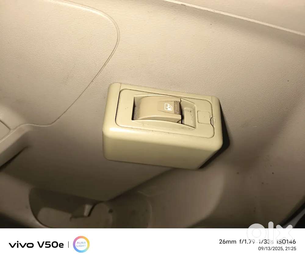 गाड़ी एक दम कड़क है गाड़ी में Lpg लगा हुवा है