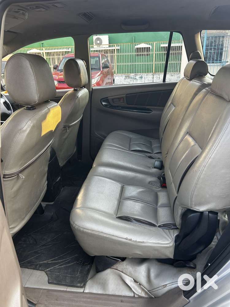 Toyota Innova 2.5 G (diesel) 8 Seater, 2015, Diesel