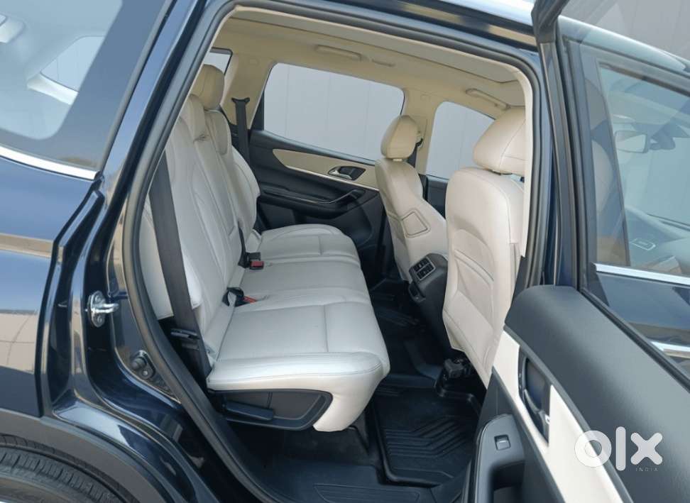 Mahindra Xuv700 2.2 Ax 7 Diesel At Str Awd, 2024, Diesel