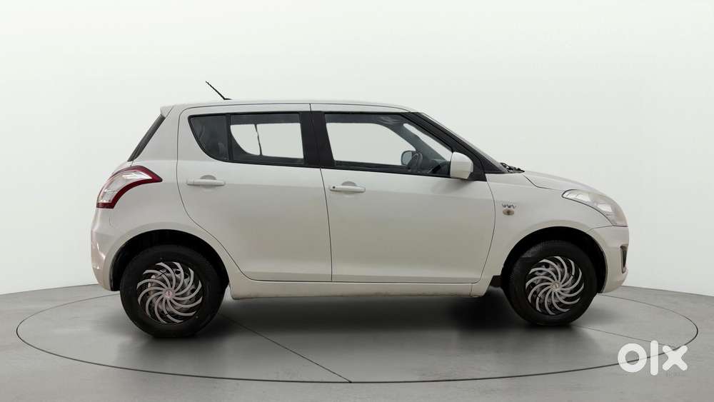 Maruti Suzuki Swift 1.2 Lxi (o), 2017, Petrol